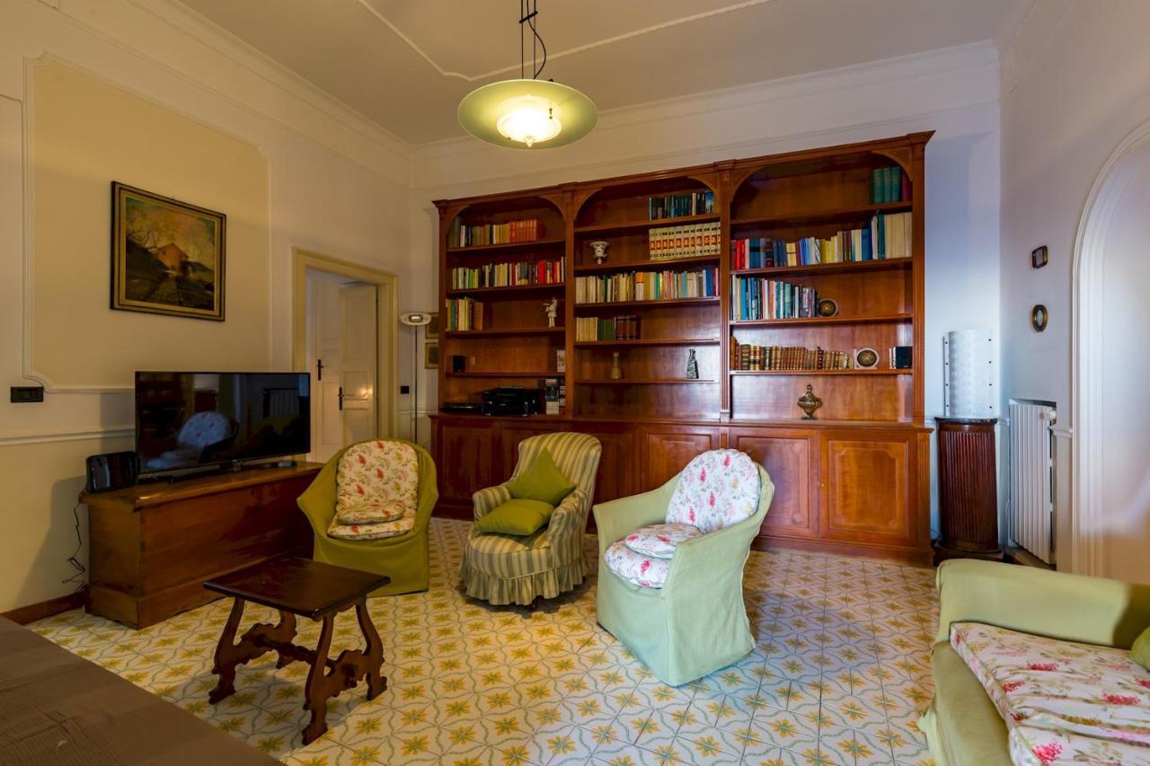 Villa Paola - Hidden Panoramic Garden And Terraces By Napoliapartments Zewnętrze zdjęcie